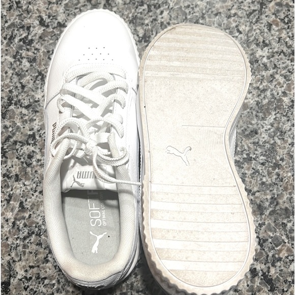 practically new. Size 9 All white Puma shoes - Picture 2 of 5